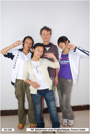 Mit Teilnehmern einer Englischklasse, Provinz Hubei