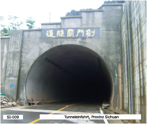 Tunneleinfahrt, Provinz Sichuan